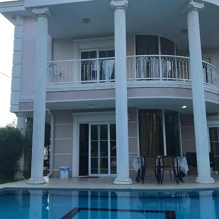 Lux Private Tolerance Golf Villas
